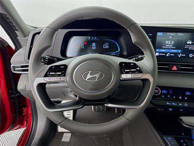 2025 Hyundai Elantra SEL Sport photo 13