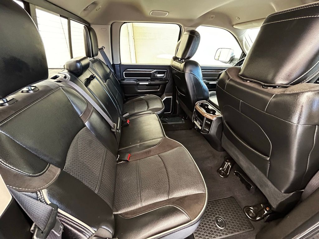2019 Ram 3500 Laramie photo 14