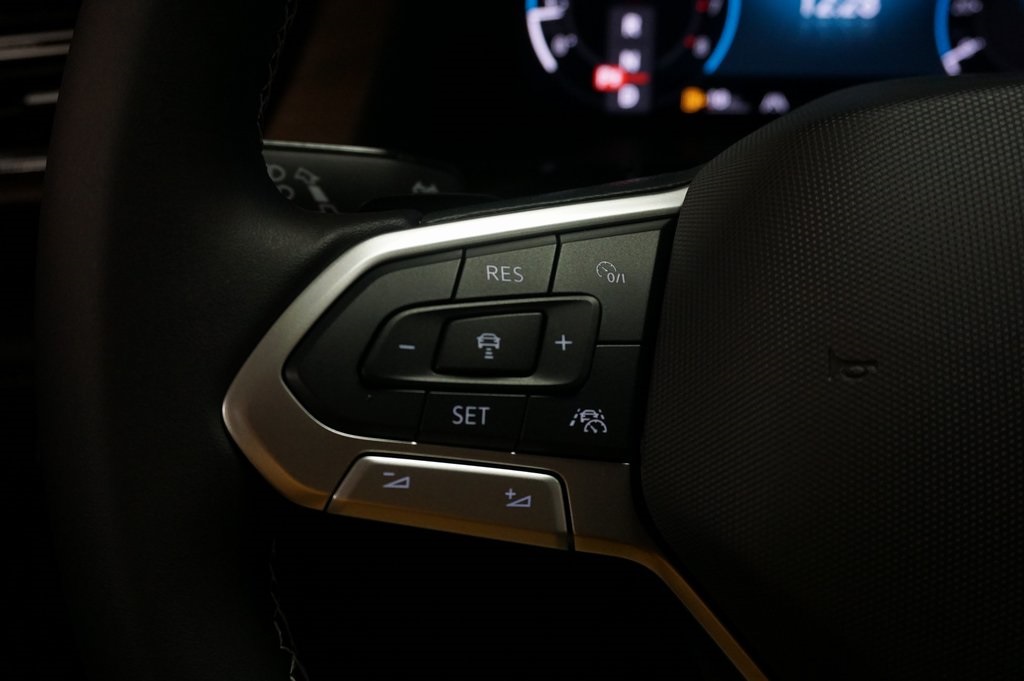 2026 Volkswagen Atlas SE Technology photo 22