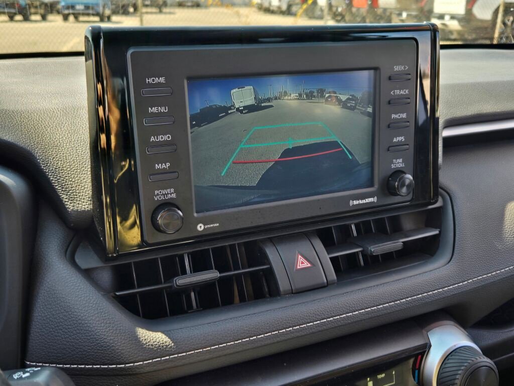 2022 Toyota RAV4 LE photo 21