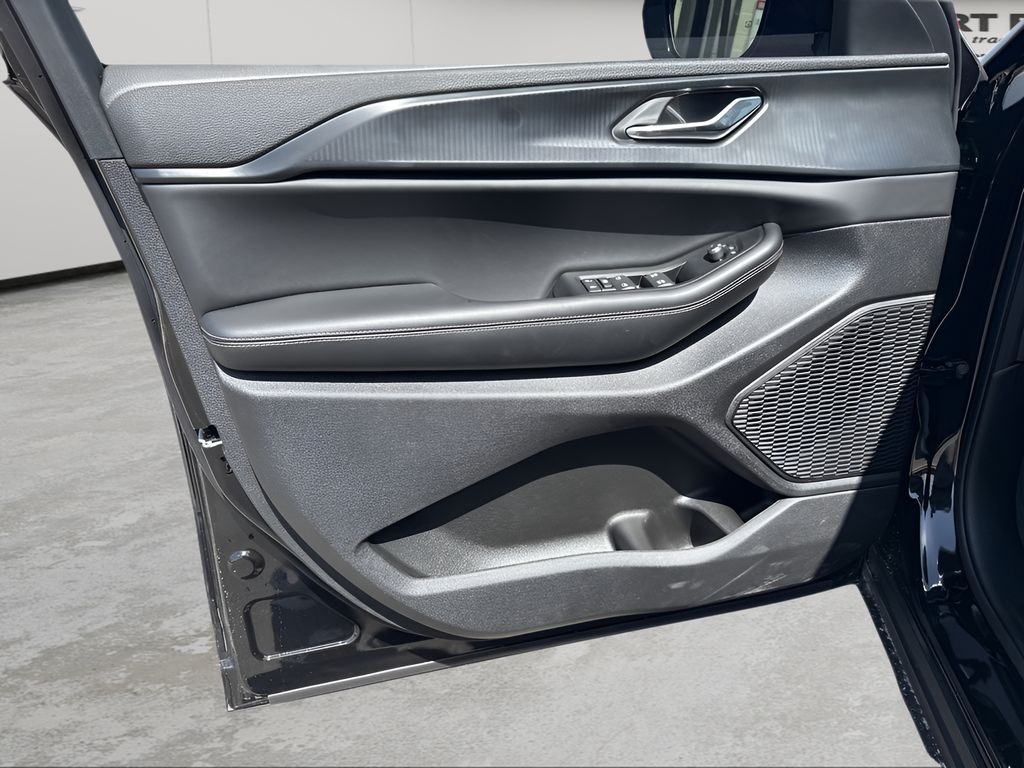 2025 Jeep Grand Cherokee Altitude X photo 12
