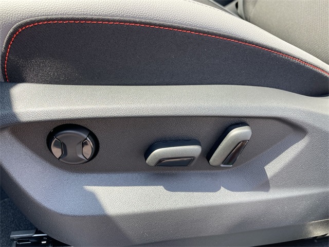2025 Volkswagen Atlas Peak Edition SE Technology photo 17