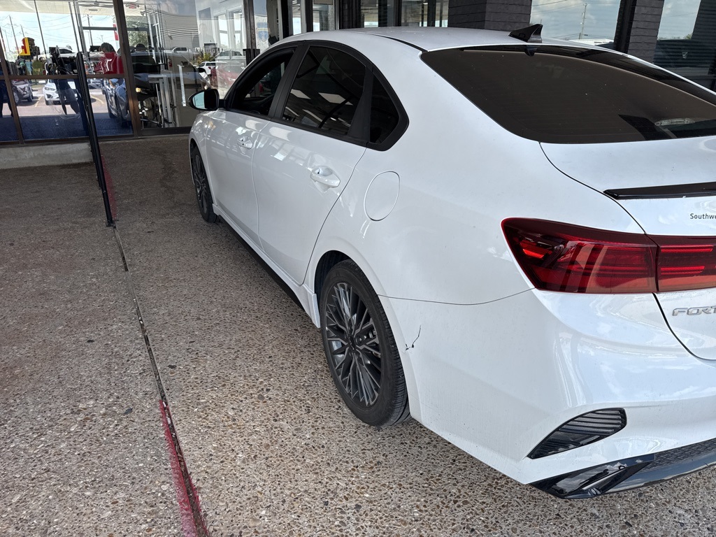 2024 Kia Forte GT-Line photo 2