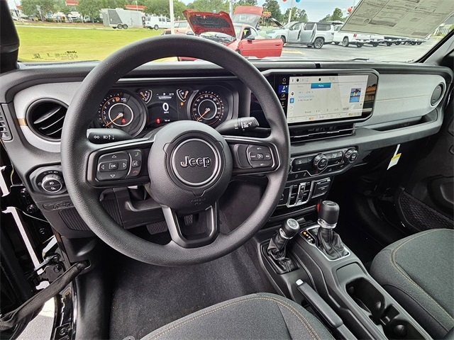 2025 Jeep Gladiator Sport photo 13