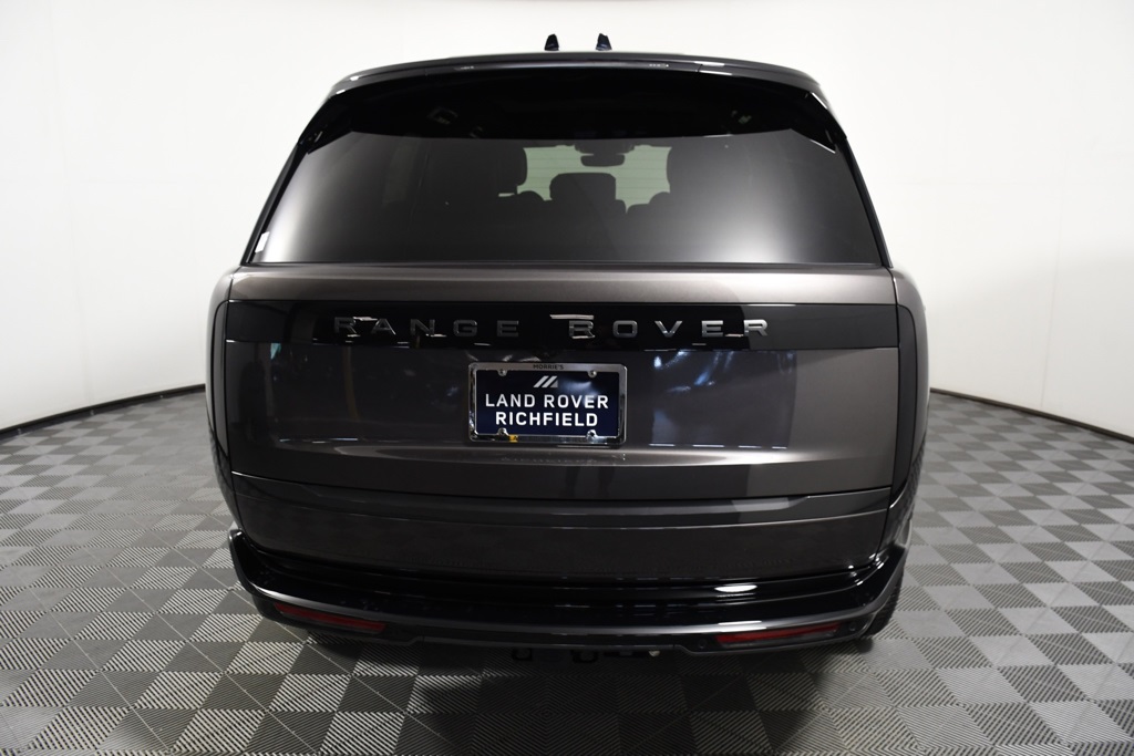 2025 Land Rover Range Rover SE photo 5
