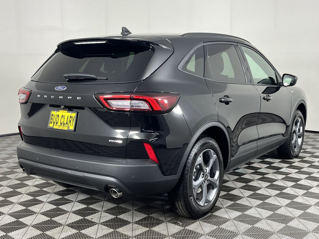 2025 Ford Escape ST-Line photo 2