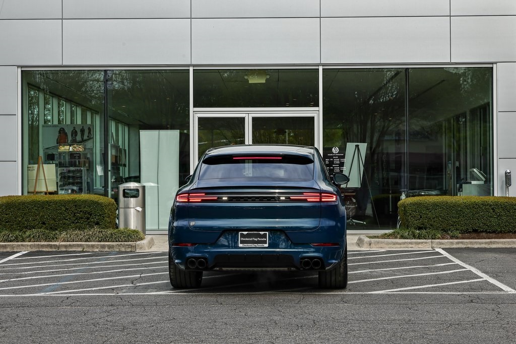 2025 Porsche Cayenne photo 6