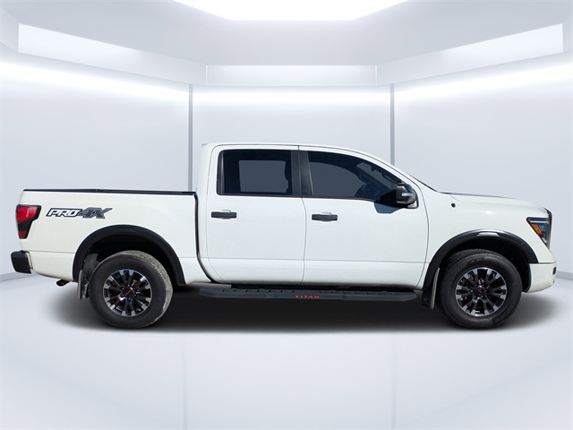 2021 Nissan Titan PRO-4X photo 2
