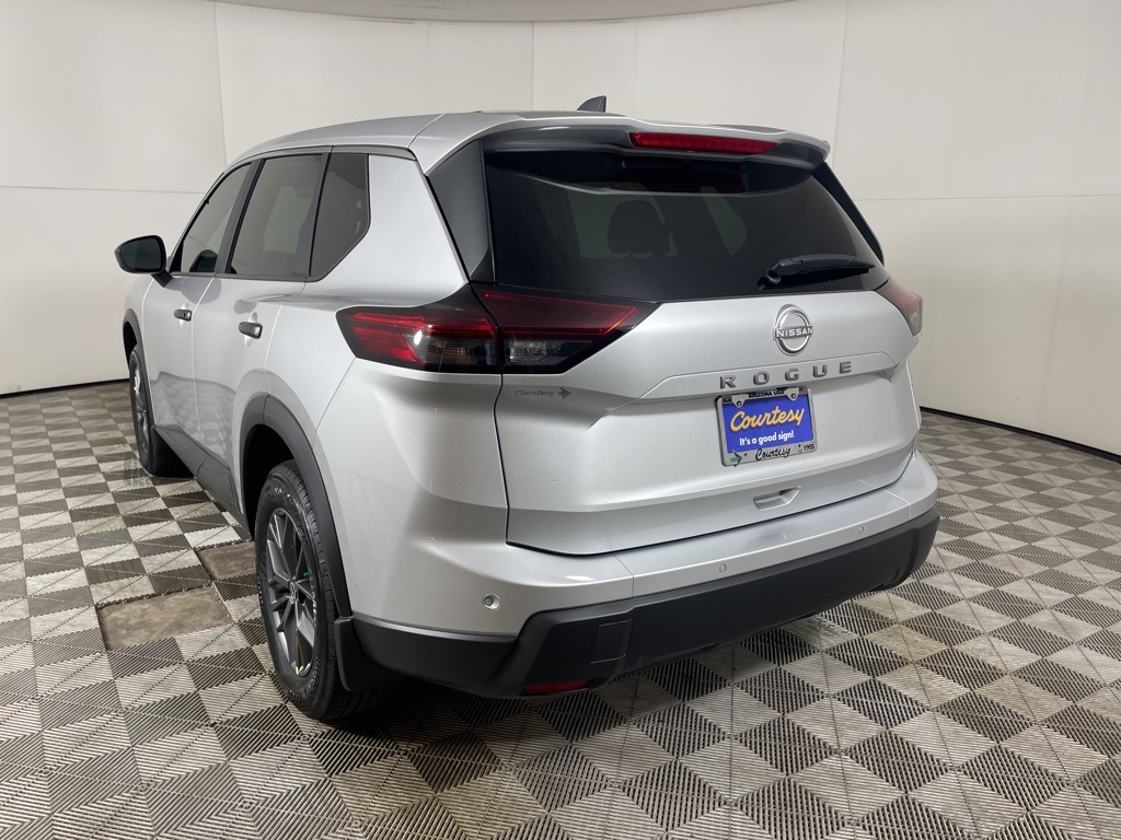 2025 Nissan Rogue S photo 5