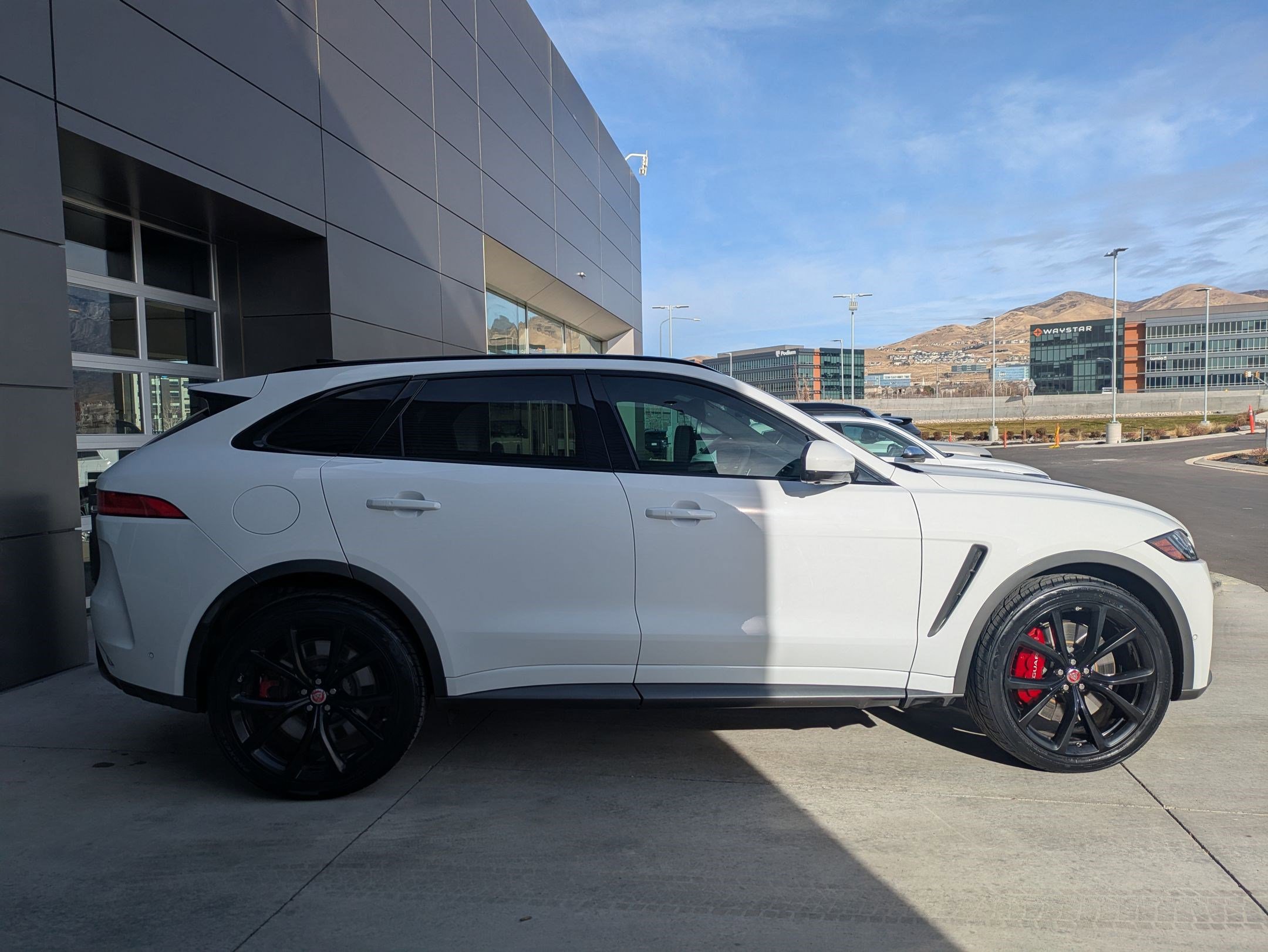 2020 Jaguar F-PACE SVR photo 4