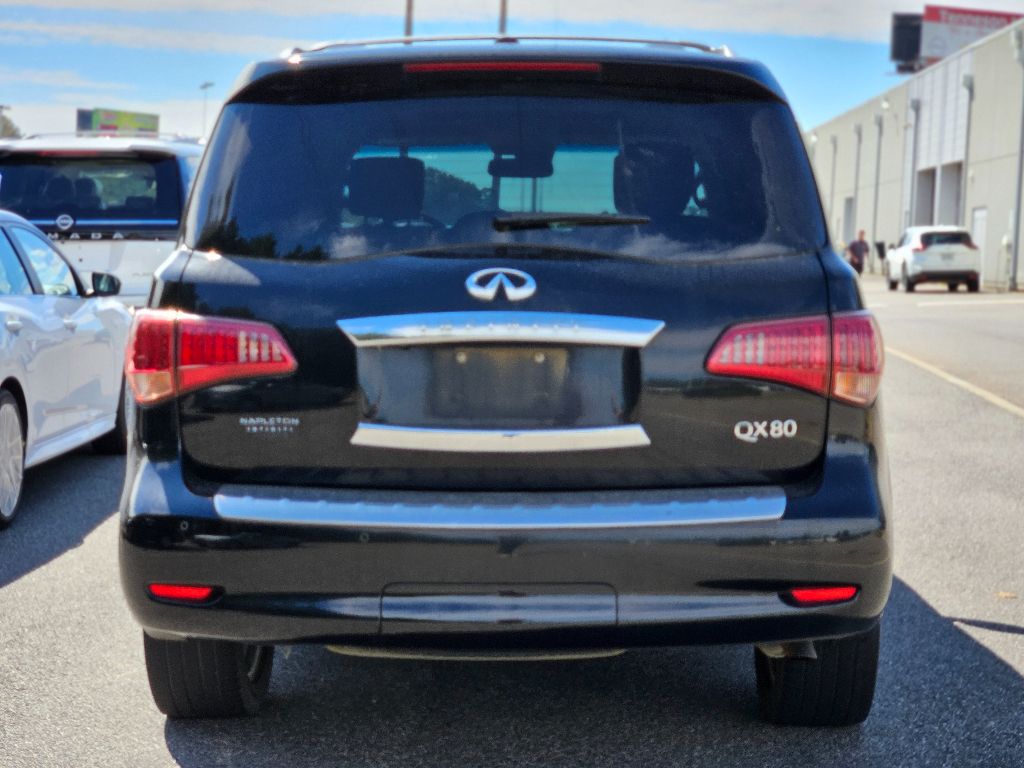 2017 Infiniti QX80 Base photo 3
