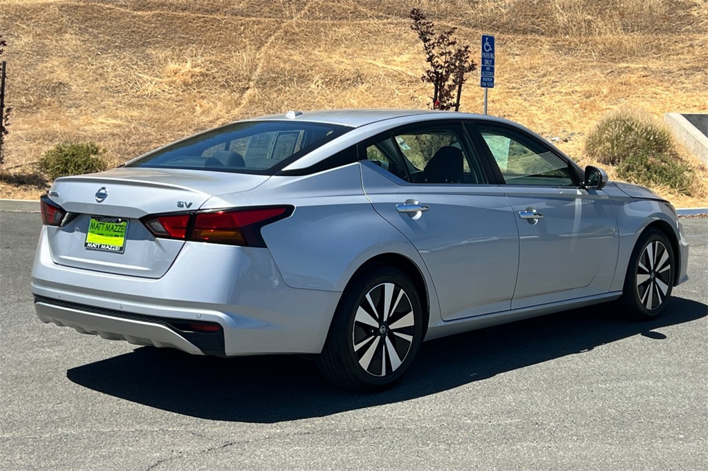 2022 Nissan Altima 2.5 SV photo 9