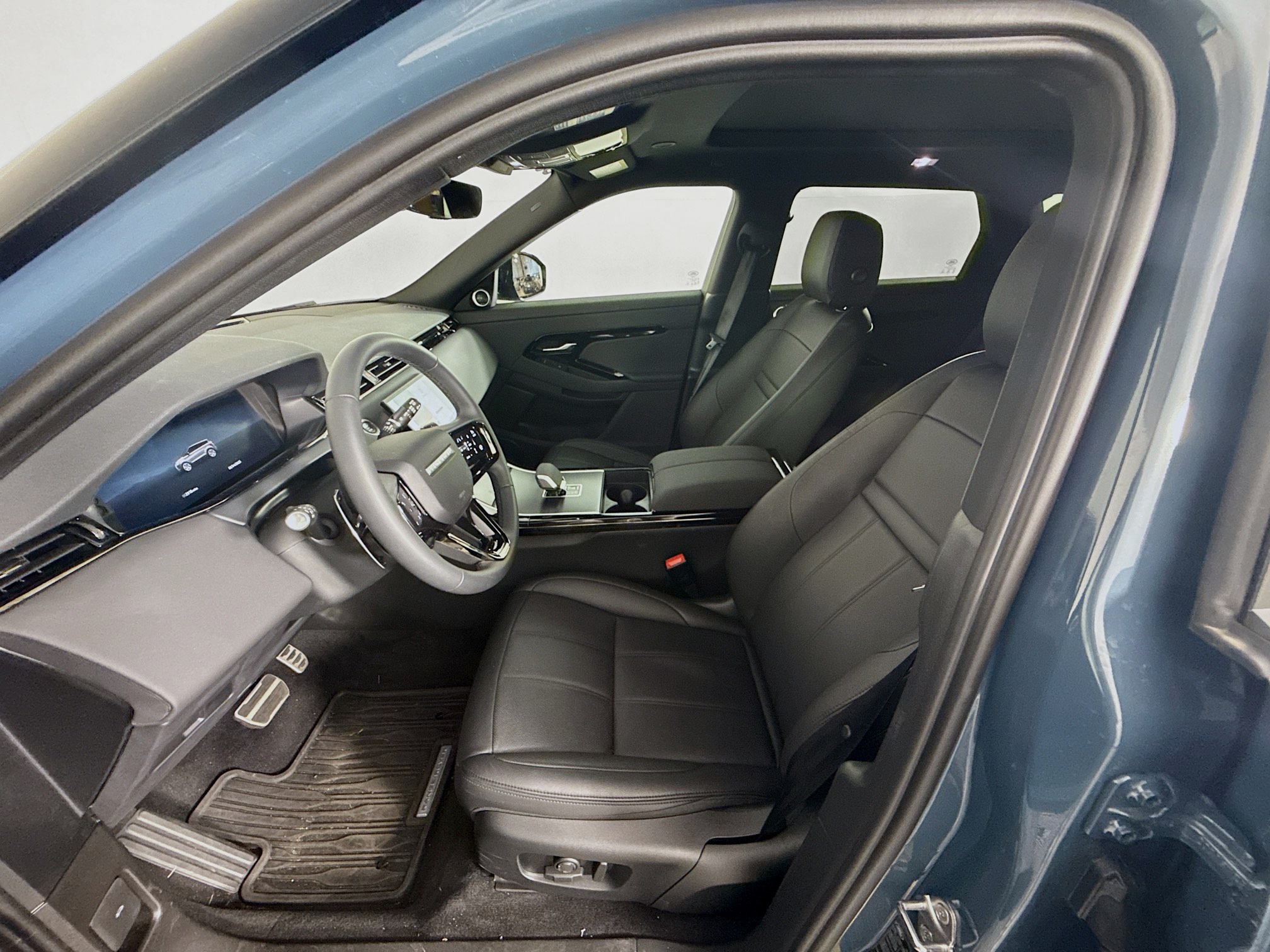 2026 Land Rover Range Rover Evoque Dynamic SE photo 10