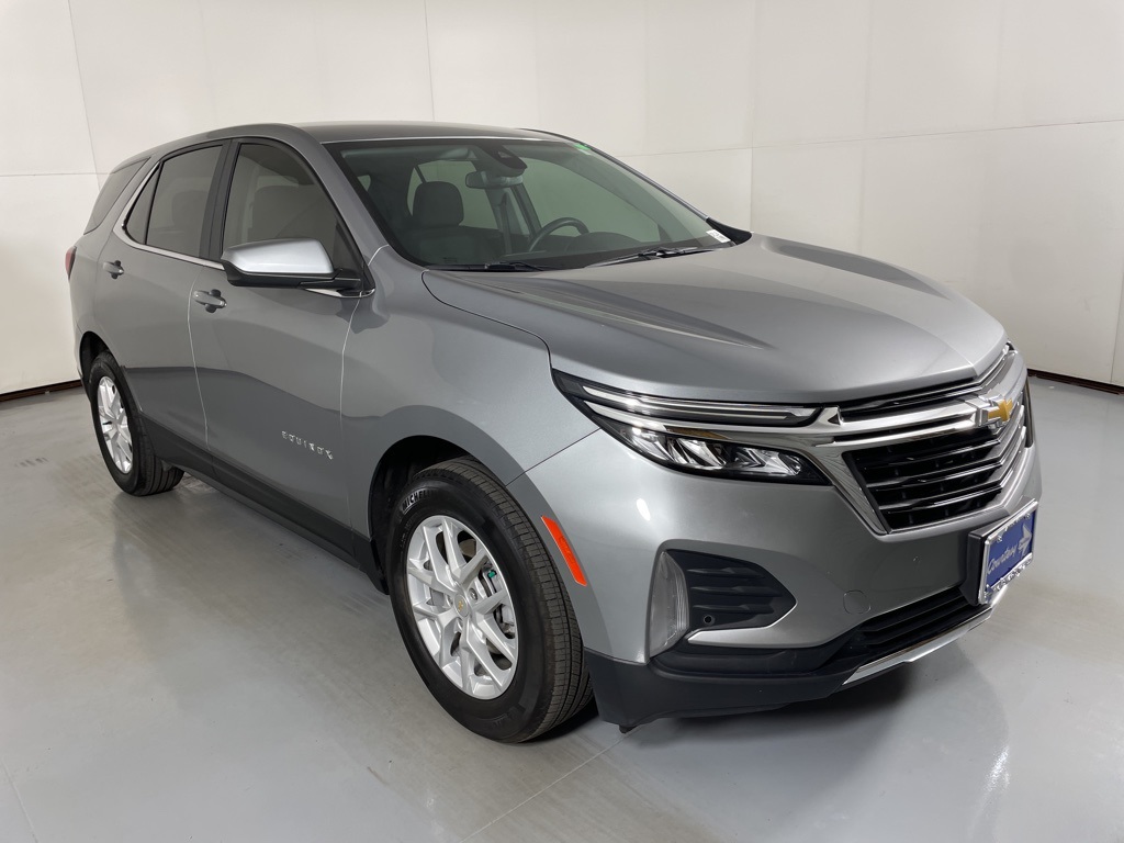2024 Chevrolet Equinox LT photo 2