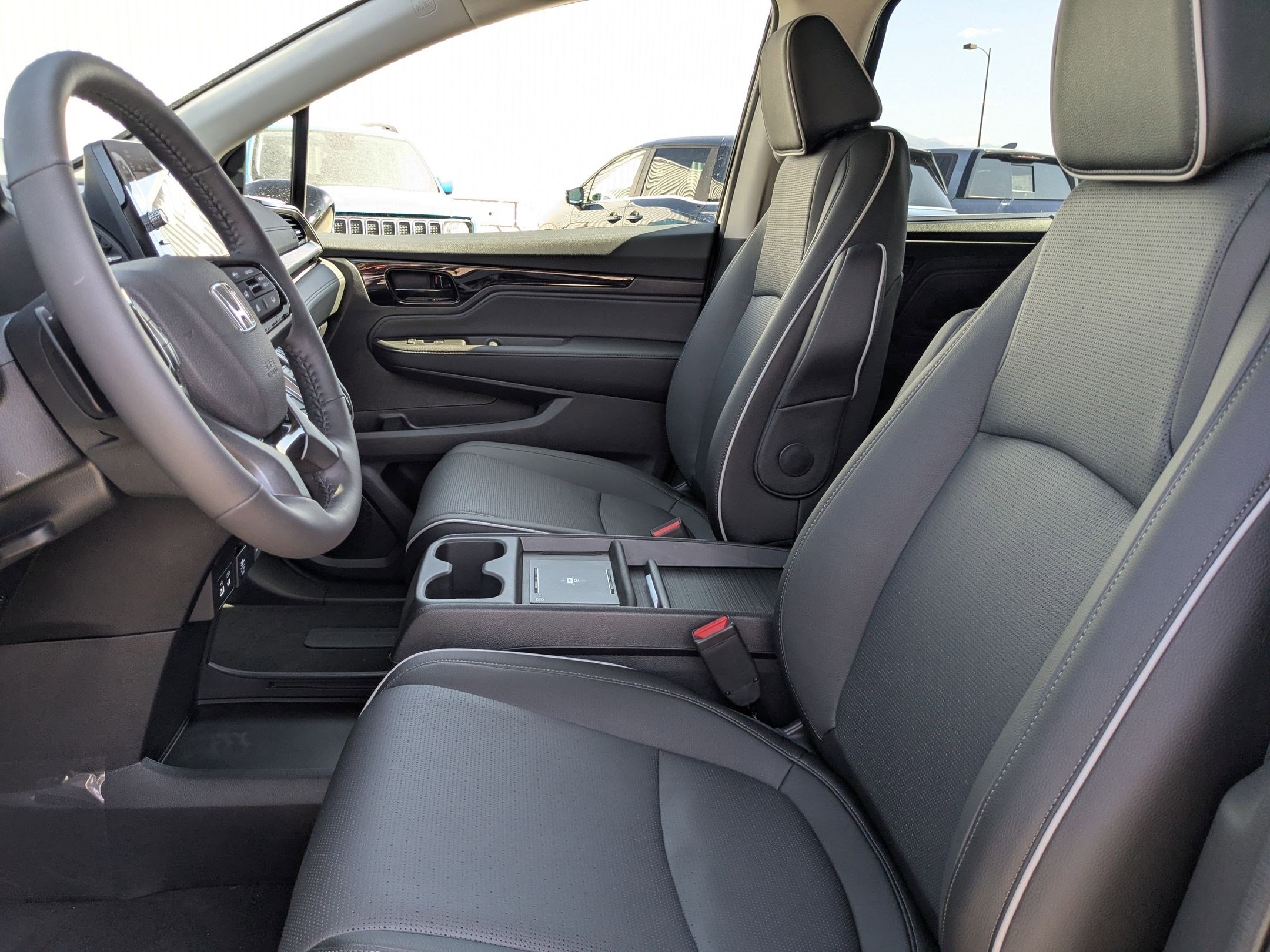 2026 Honda Odyssey Elite photo 13