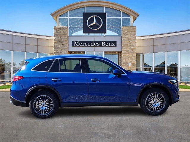 2026 Mercedes Benz GLC 300 4MATIC photo 4