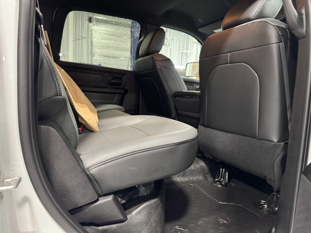 2025 Ram 3500 Tradesman photo 9