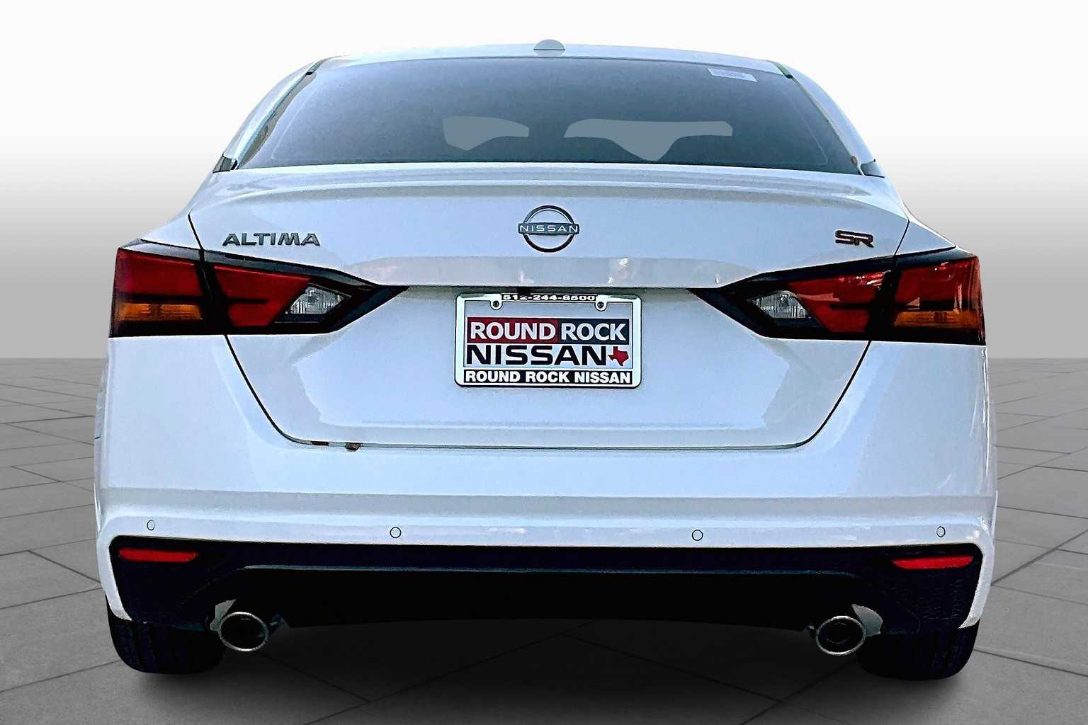 2025 Nissan Altima SR photo 4