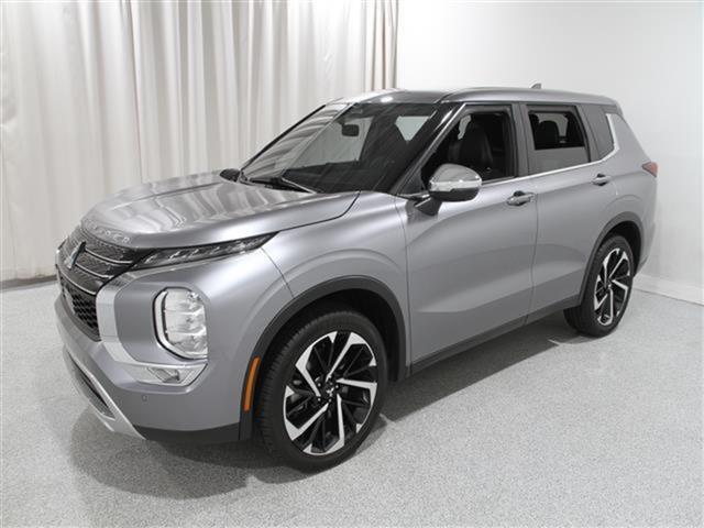 2022 Mitsubishi Outlander SE photo 3