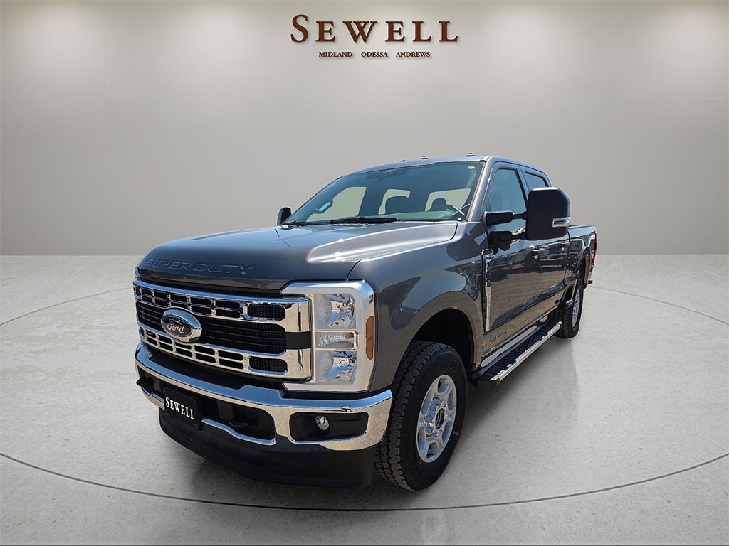 2025 Ford F-250 Super Duty XLT's photo