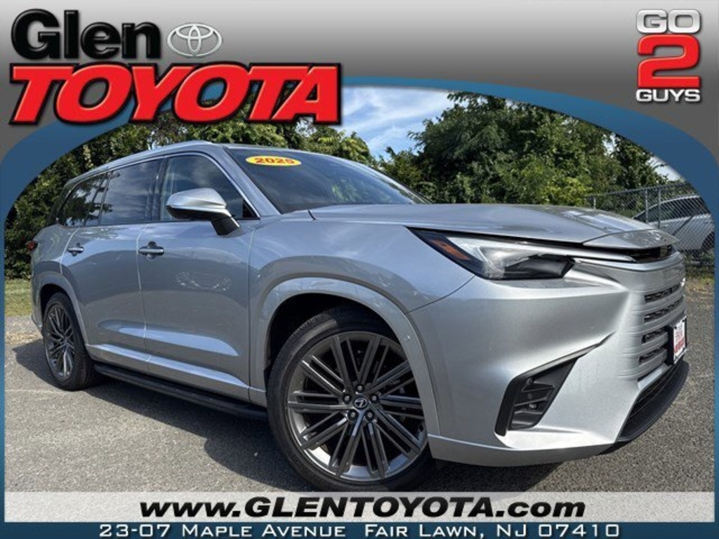 2025 Lexus TX Luxury's photo