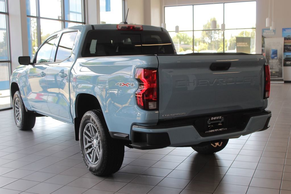 2025 Chevrolet Colorado Work Truck LT photo 6
