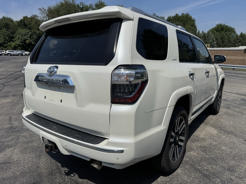 2017 Toyota 4Runner Limited photo 3