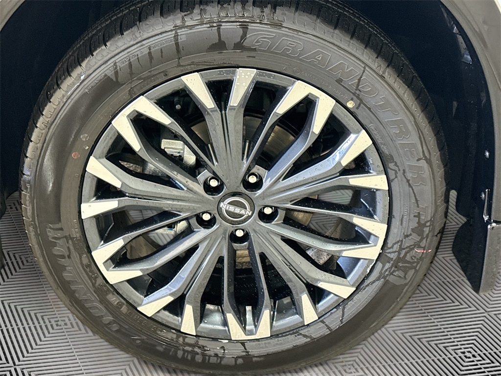 2026 Nissan Rogue Platinum photo 18