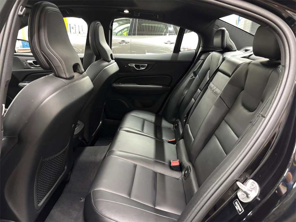 2023 Volvo S60 B5 Plus Black Edition photo 14