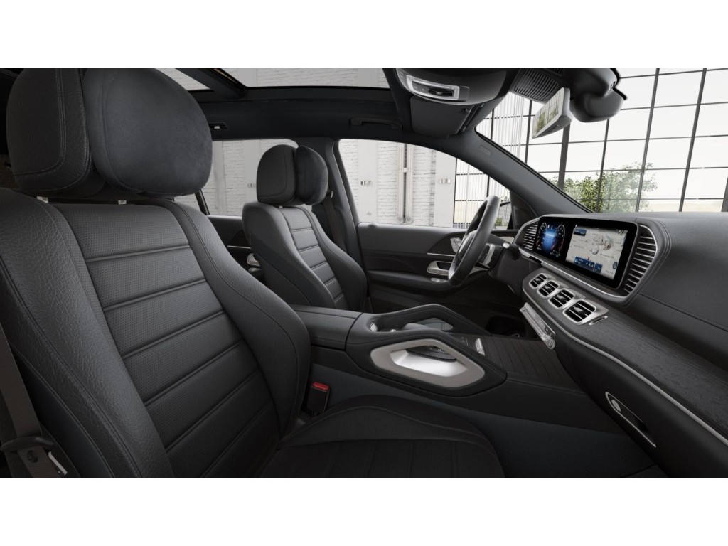 2025 Mercedes Benz GLS 580 4MATIC photo 4