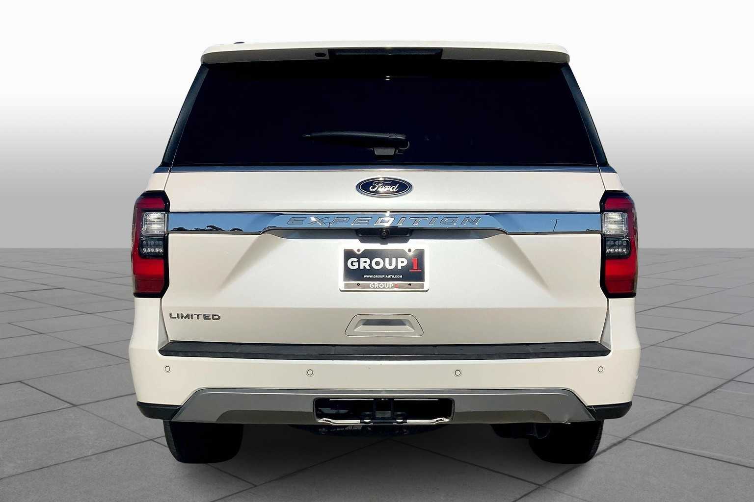 2019 Ford Expedition Limited photo 2