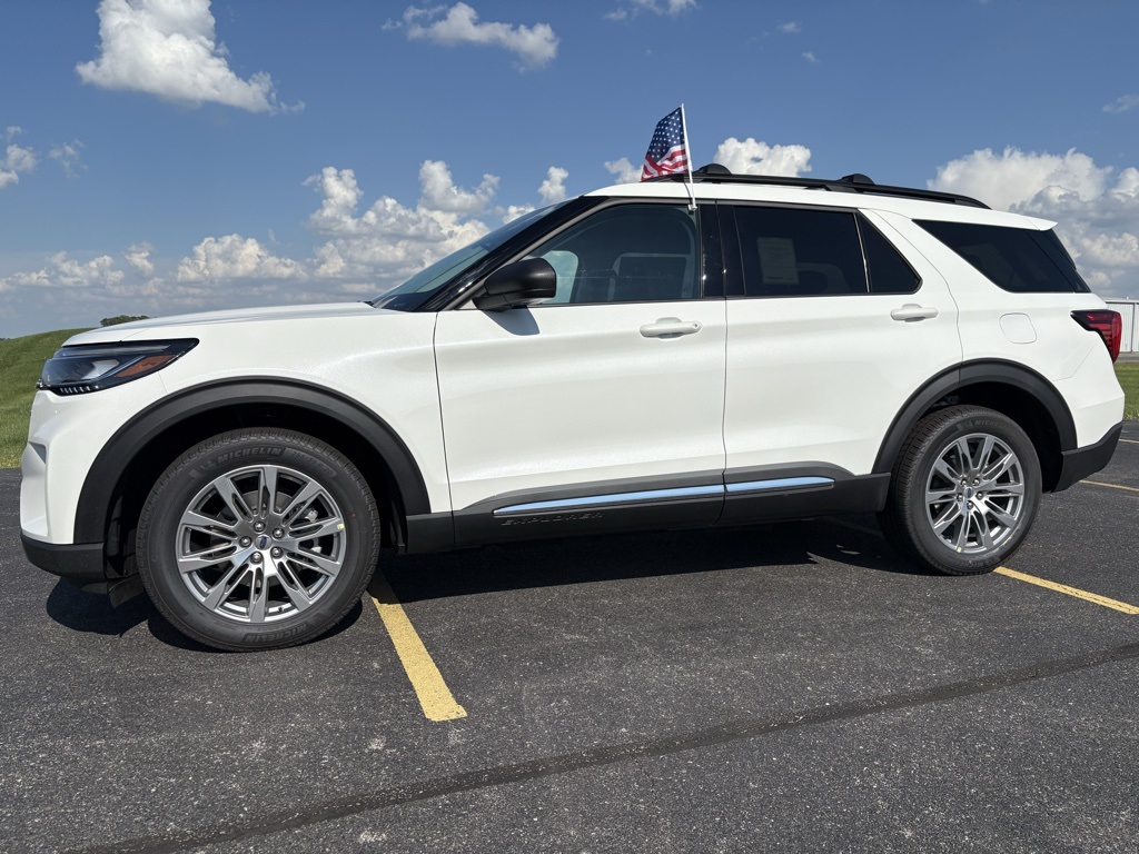 2025 Ford Explorer Active's photo