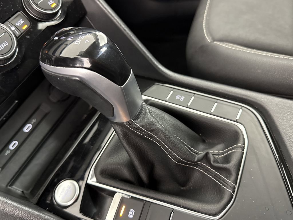 2024 Volkswagen Taos SE photo 25