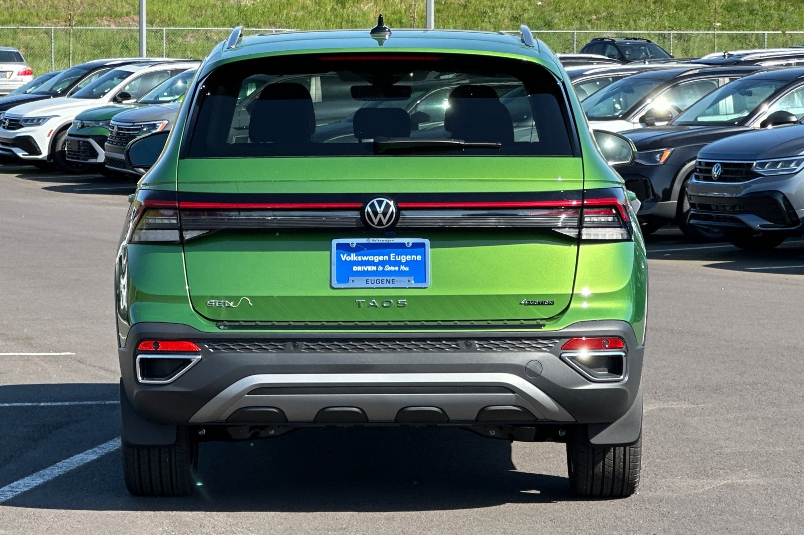 2025 Volkswagen Taos SEL photo 4