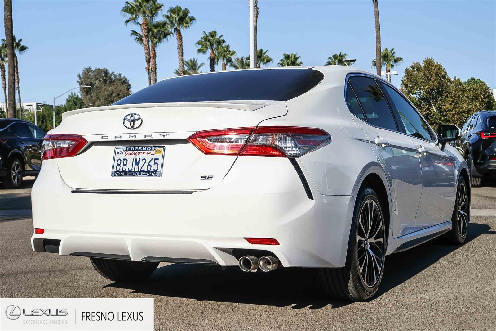 2018 Toyota Camry SE photo 5