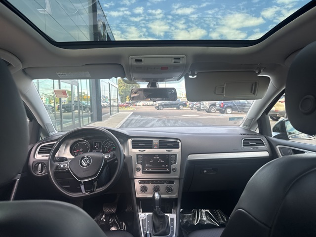 2016 Volkswagen Golf TSI SE photo 10