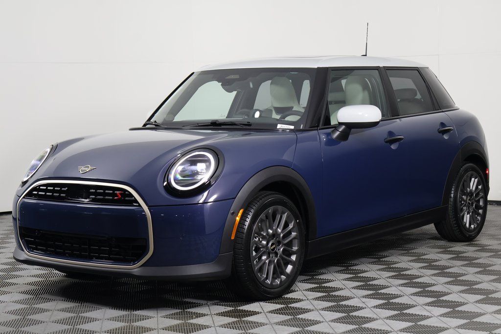 2026 MINI Hardtop 4 Door S's photo
