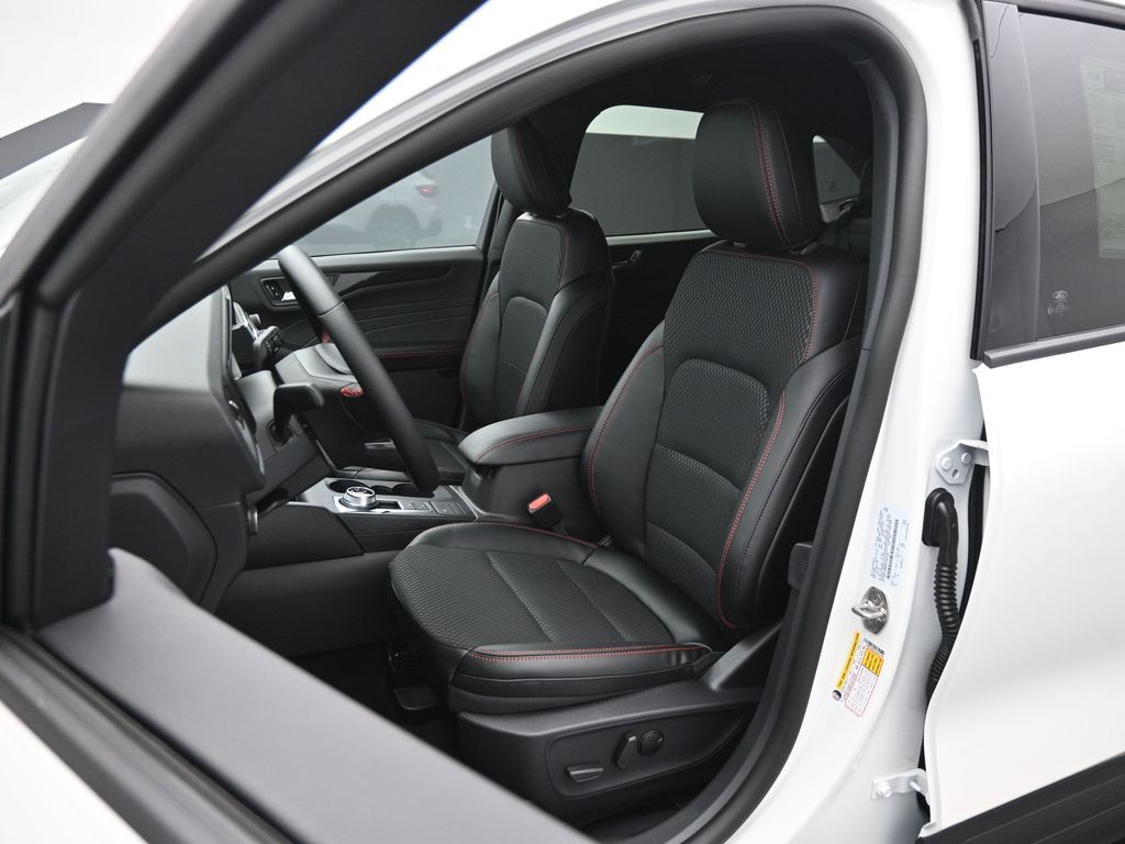 2025 Ford Escape Hybrid ST-Line