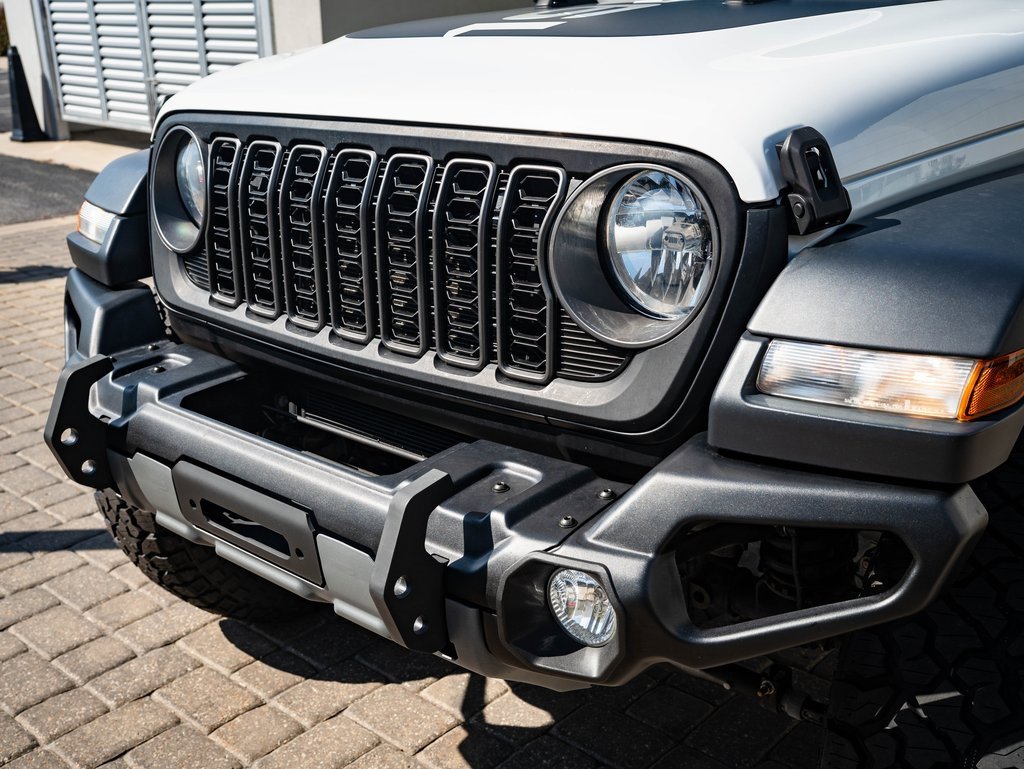 2020 Jeep Gladiator Sport S photo 3