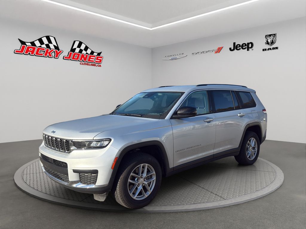 2023 Jeep Grand Cherokee L Laredo's photo