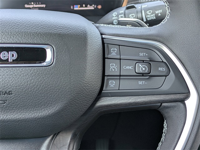 2025 Jeep Grand Cherokee Limited photo 30