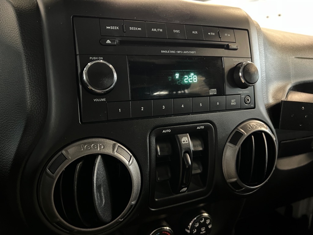 2018 Jeep Wrangler Unlimited Sport S photo 12