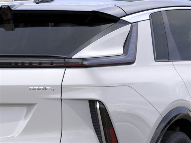 2025 Cadillac Lyriq Luxury photo 2