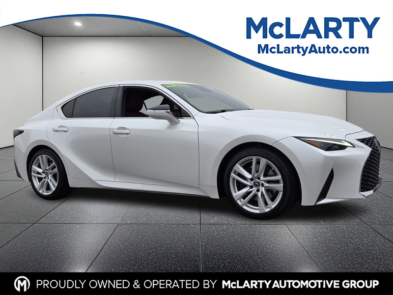 2022 Lexus IS 300's photo