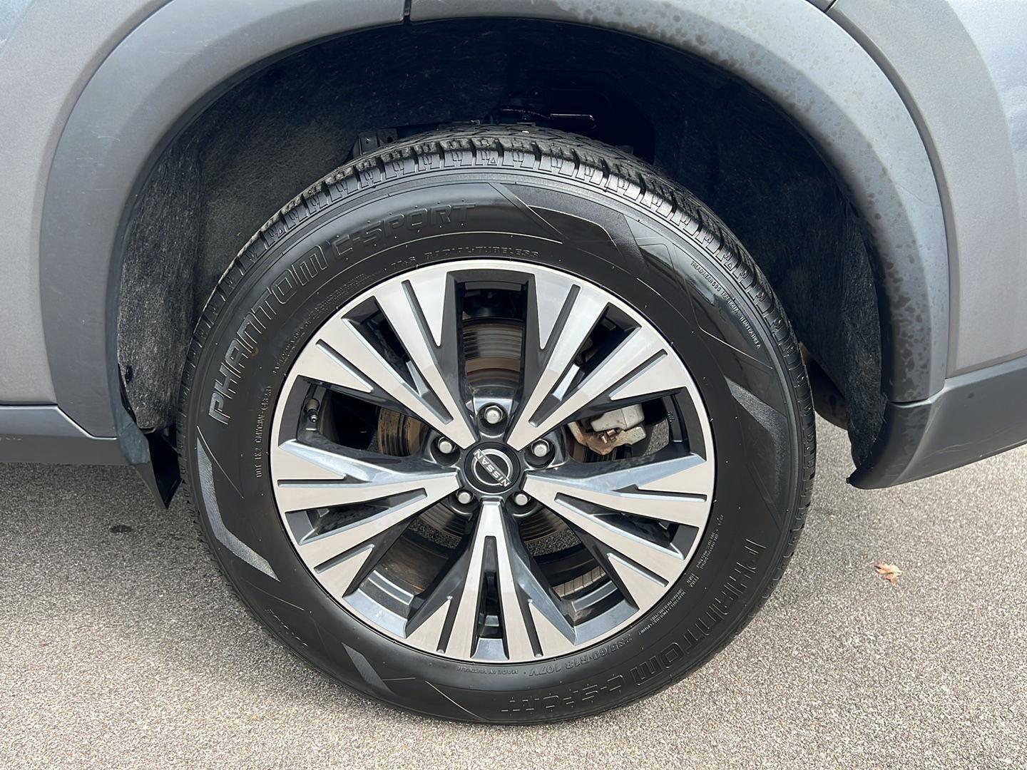 2023 Nissan Rogue SV photo 11