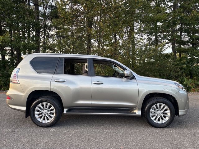 2021 Lexus GX 460 Premium photo 2