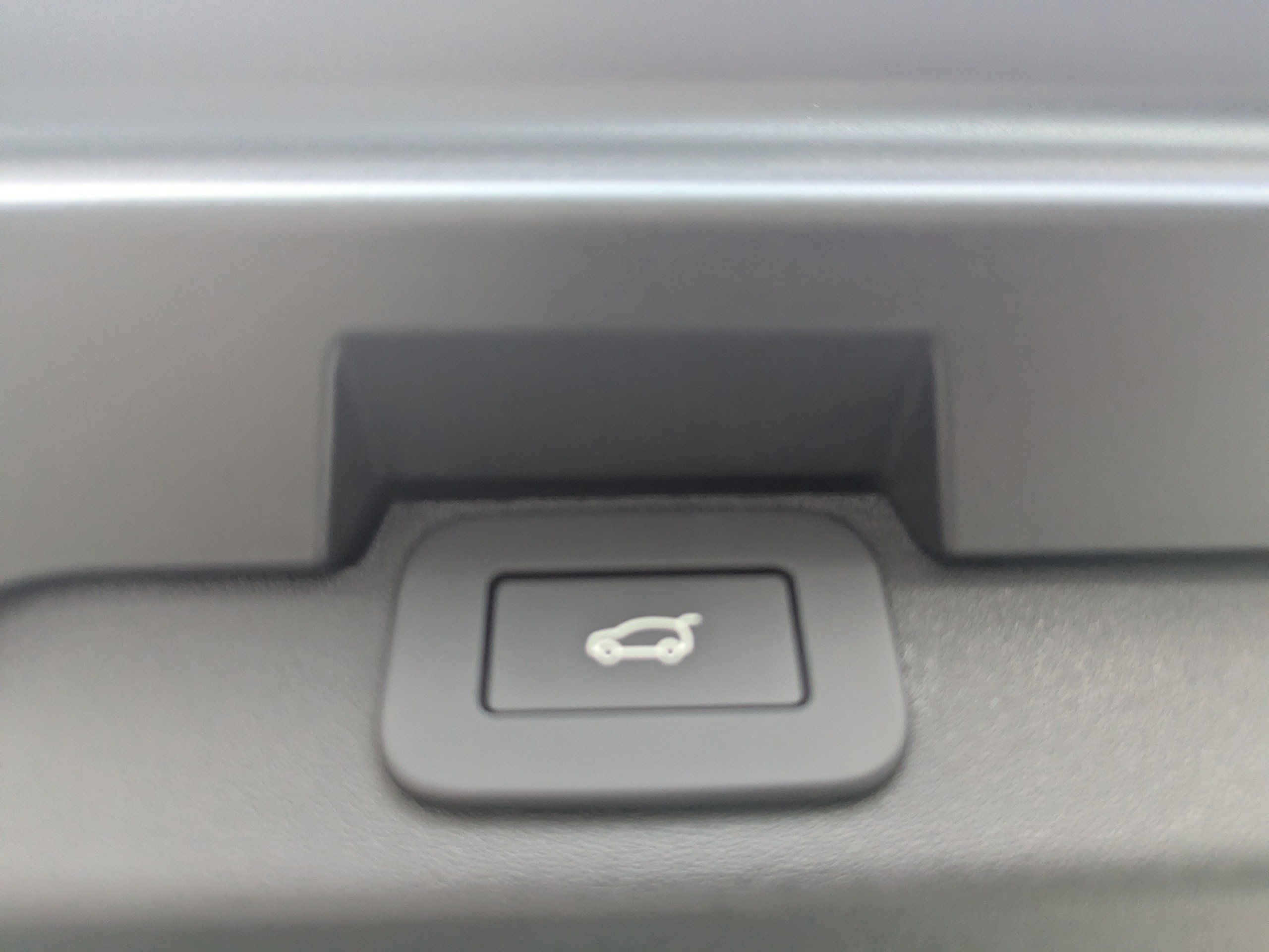 2025 Land Rover Discovery S photo 11
