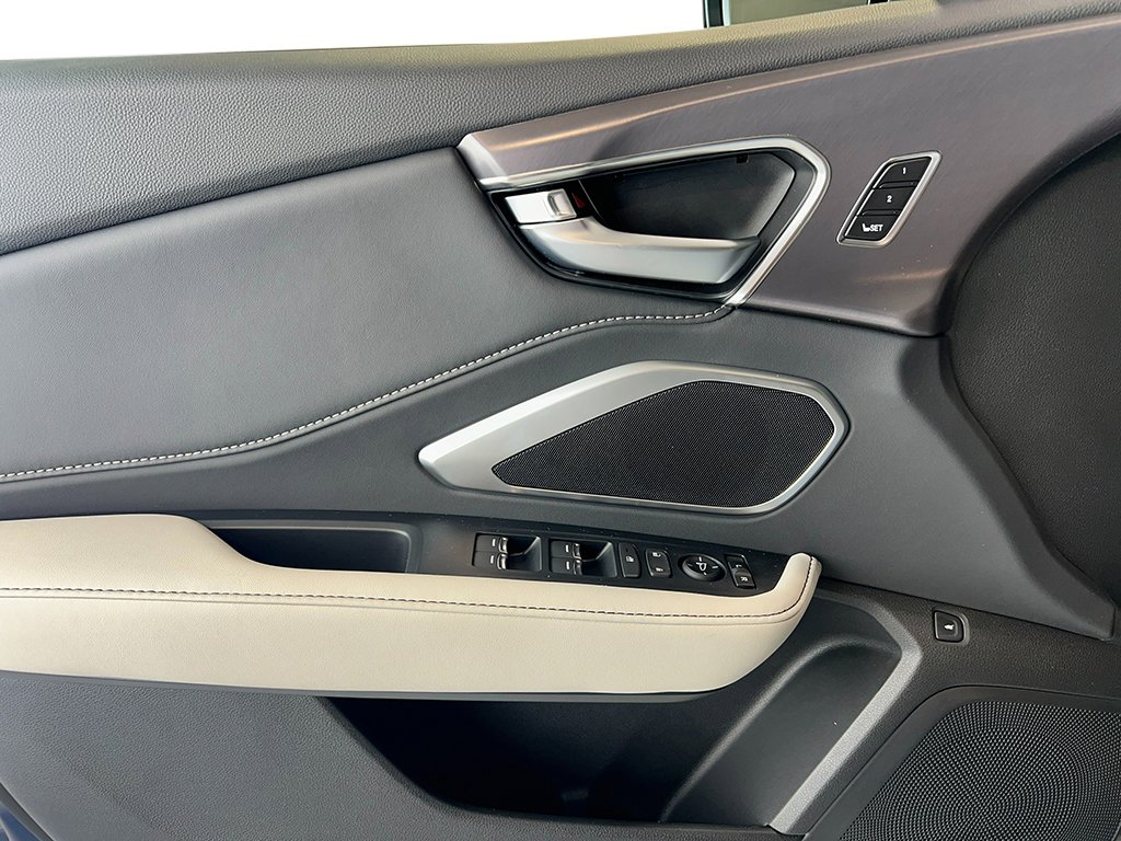 2025 Acura RDX photo 13