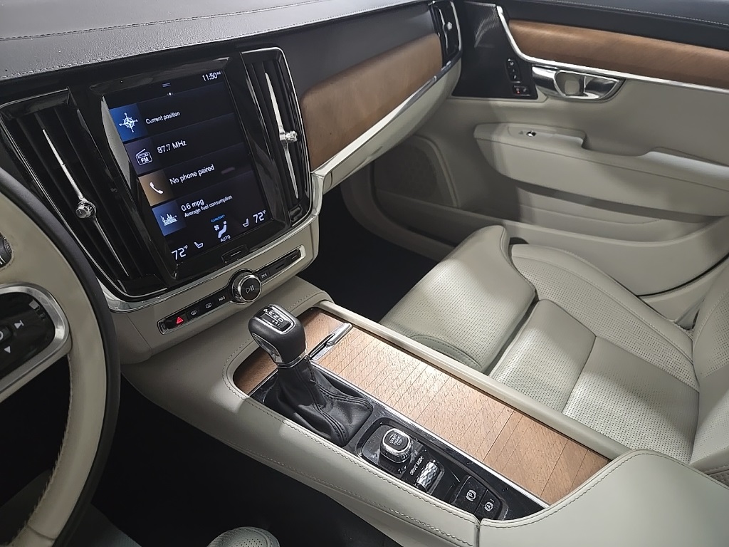 2020 Volvo S90 T6 Inscription photo 11