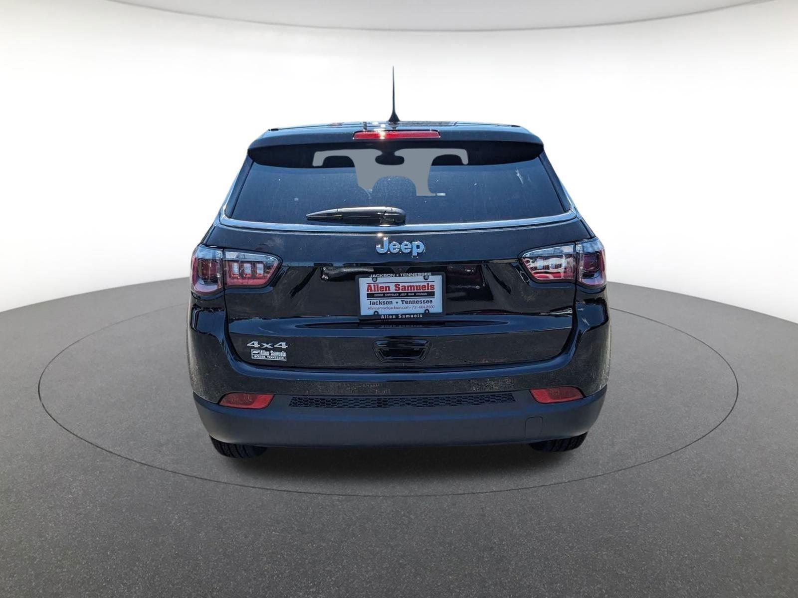 2025 Jeep Compass Sport photo 4